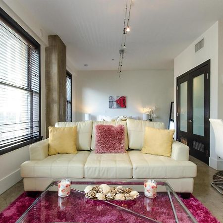 Appartamento Modern Loft With Rooftop Lounge In Dtla Los Angeles Esterno foto