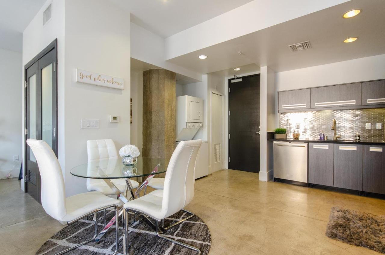 Appartamento Modern Loft With Rooftop Lounge In Dtla Los Angeles Esterno foto